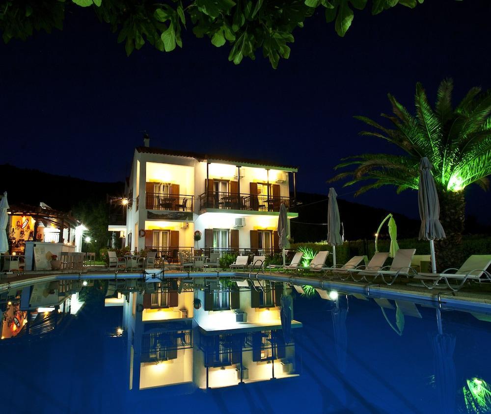 Pegasus Apartments Stafylos Luaran gambar