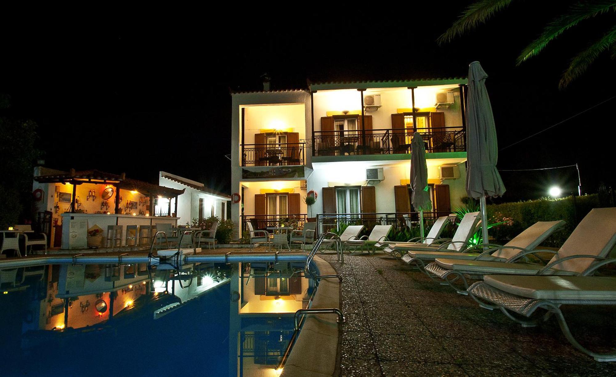 Pegasus Apartments Stafylos Luaran gambar